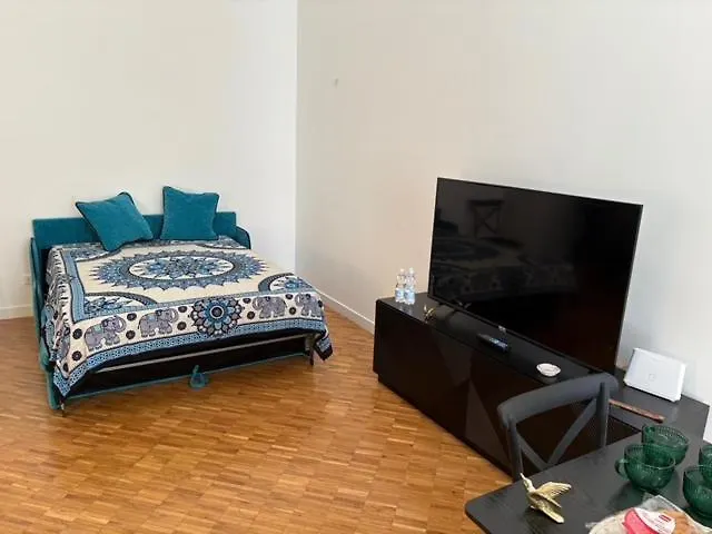 Rosabella Visconti Villa Bari 0*,